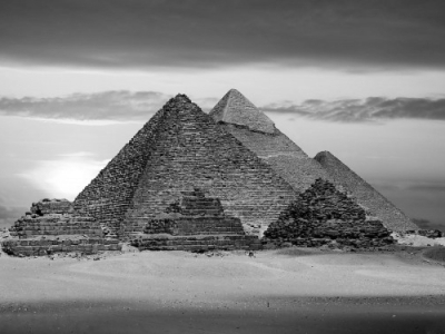egyptian-pyramids-600x375